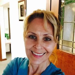 Meet your Posher, Ella